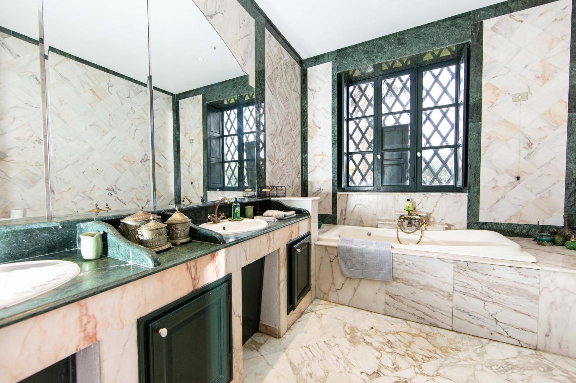 Appartement Prive Dans Une Grande Maison D'Hote La Marsa Extérieur photo